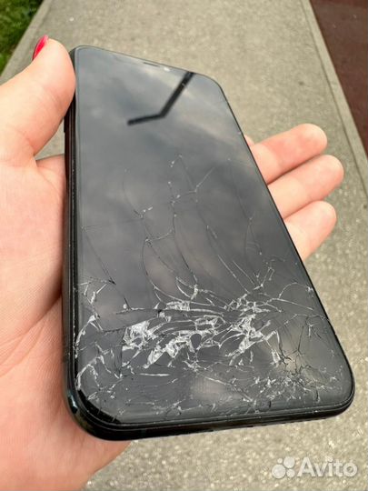 Телефон iPhone 11 про