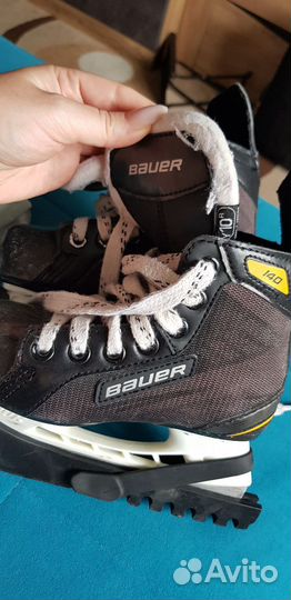 Хоккейные коньки bauer 10