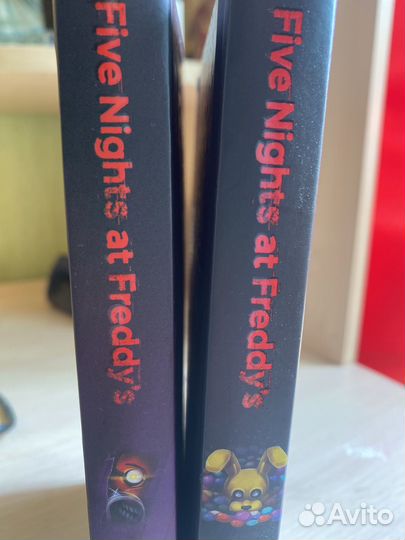2 книжки fnaf