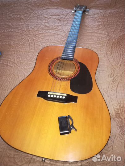 Акустическая гитара