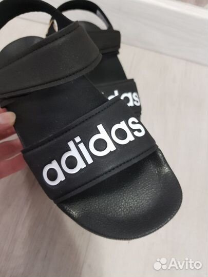 Сандалии adidas р. 34 новые оригинал