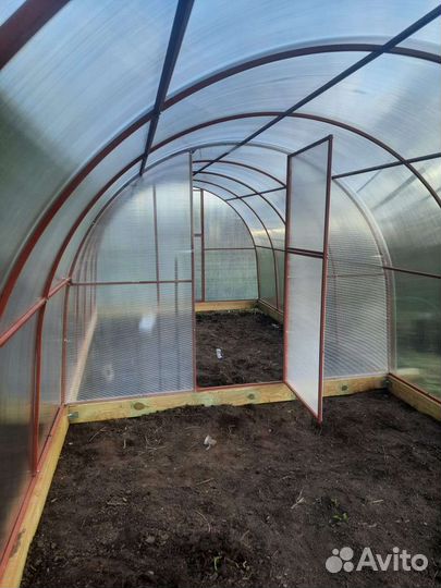 Теплица арочная Лобаново