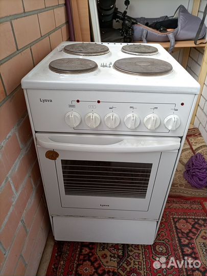 Электроплита с духовкой