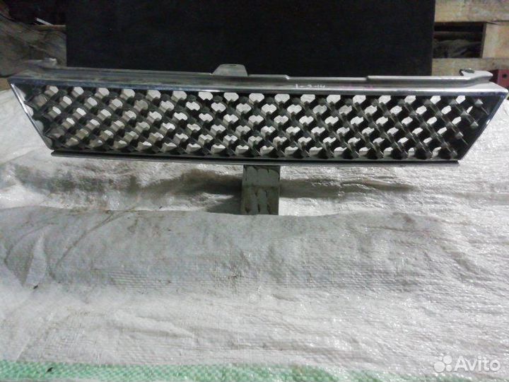 Решетка радиатора передняя Toyota Sprinter