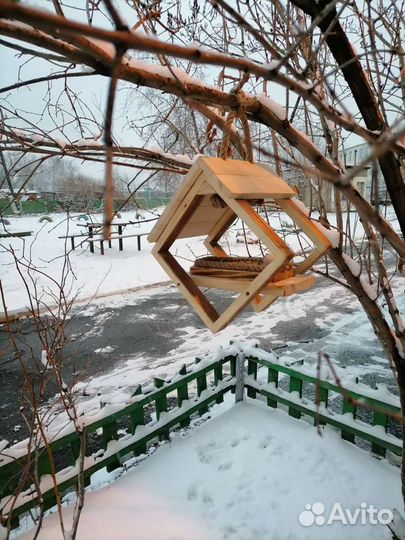 Кормушка для птиц