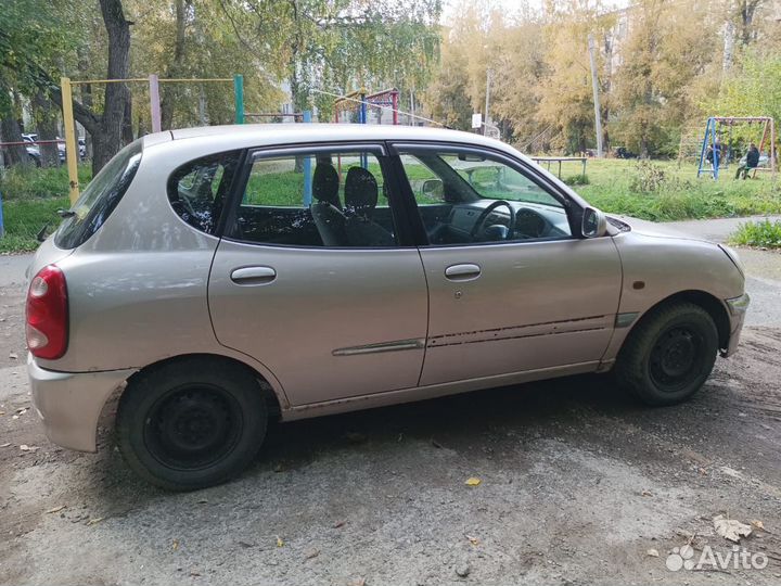 Toyota Duet 1.0 AT, 2002, 300 000 км