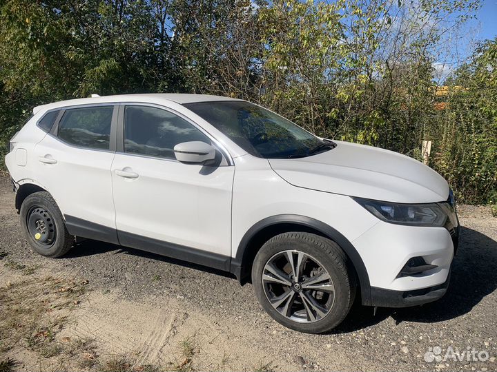 Nissan Qashqai 2.0 CVT, 2020, битый, 21 000 км