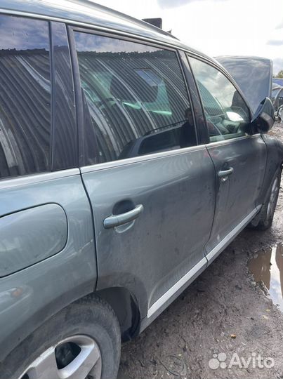 Задняя правая дверь Volkswagen Touareg 1