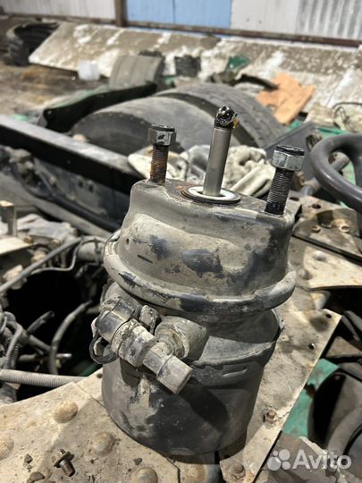 Энергоаккумулятор на камаз 5490