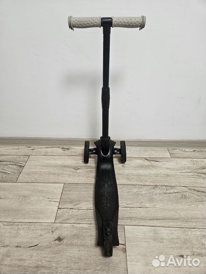 Детский трехколесный самокат