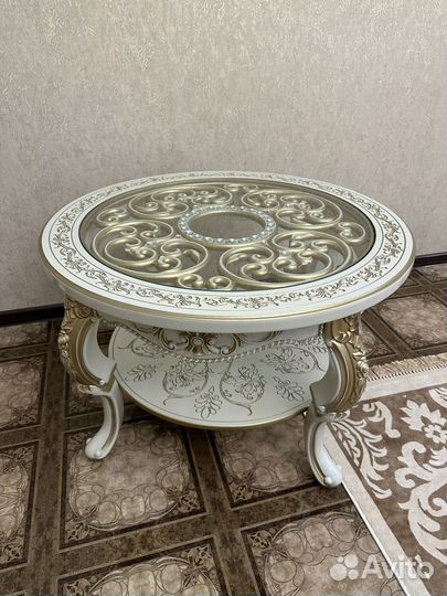 Журнальный столик