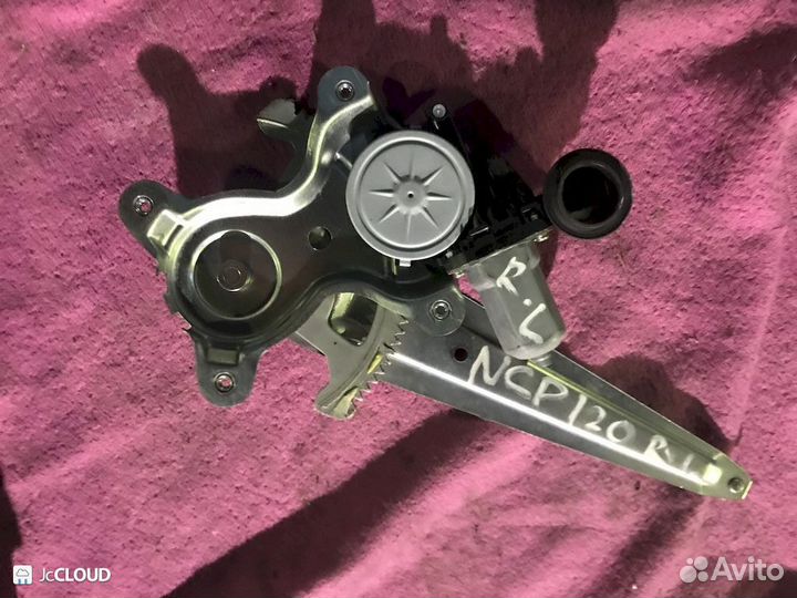 Стеклоподъемник на toyota ractis NCP120 1nzfe