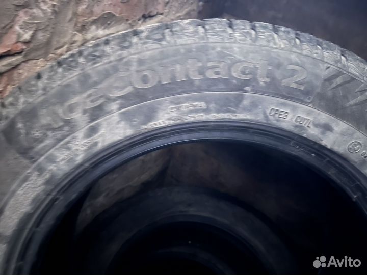 Continental IceContact 2 215/65 R17
