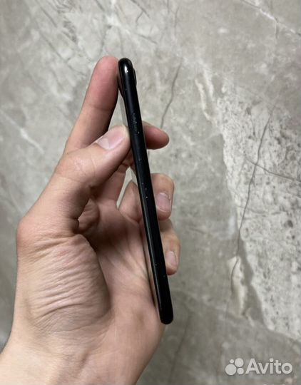 iPhone SE (2020), 64 ГБ