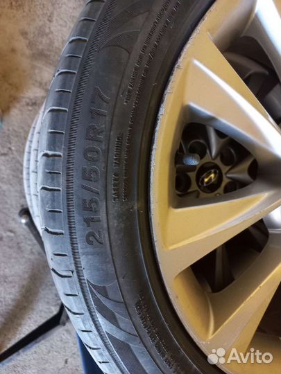 Triangle LS01 215/50 R17