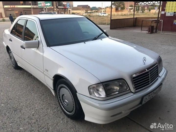 Передний бампер priora 2 белый