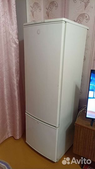 Холодильник Бирюса