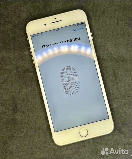 iPhone 8 Plus, 64 ГБ