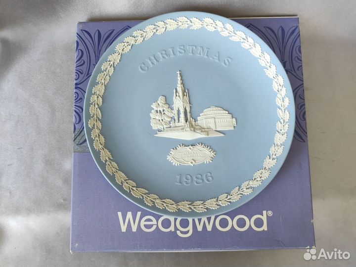 Тарелка 1986, 1987, 1990 Бисквитн фарфор Wedgwood