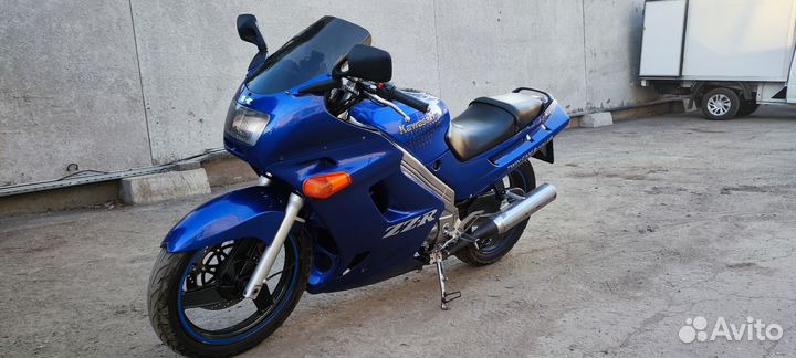 Kawasaki zzr 250