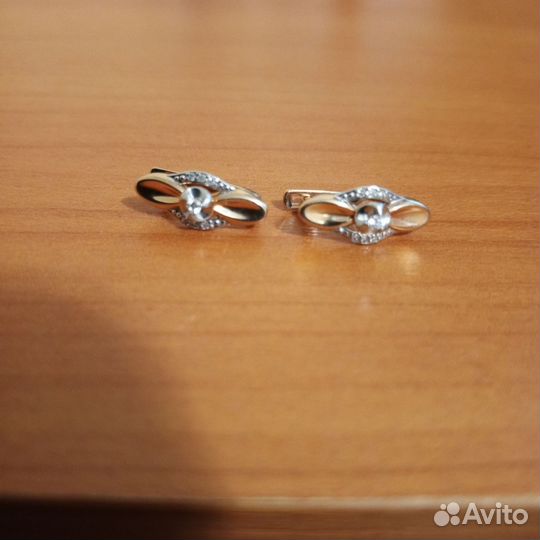 Золотые серьги с бриллиантами