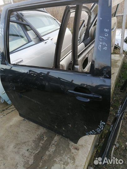 Дверь задняя левая Toyota Wish ZNE10