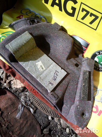 Обшивка багажного отсека задняя правая Seat Leon