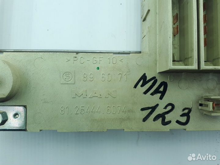Блок предохранителей MAN TGA 18.480 (01.00)
