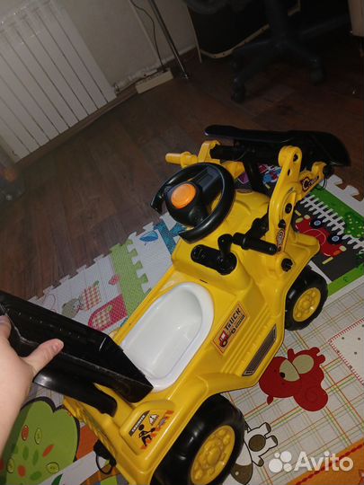 Экскаватор игрушка