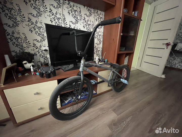 Трюковой велосипед bmx