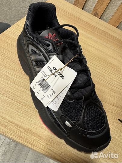 Кроссовки Adidas