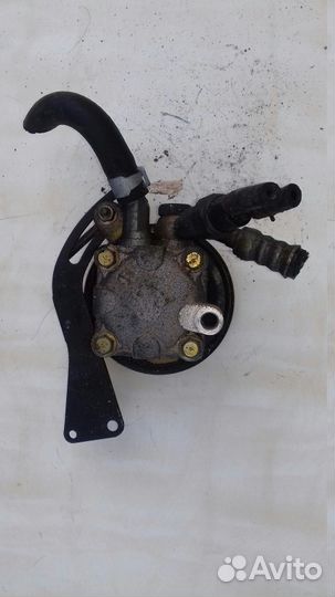 Насос гур ниссан санни,блюберд силфи,вингроад,ад