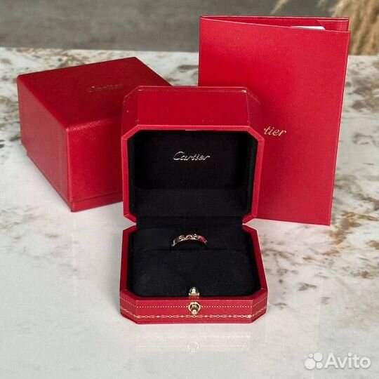 Cartier Love кольцо