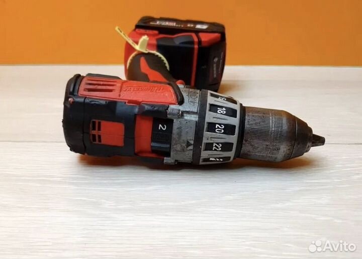 Аккумуляторный шуруповерт Milwaukee C18 DD