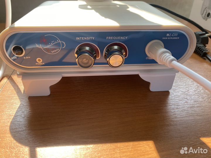 Аппарат для ультразвуковой чистки лица