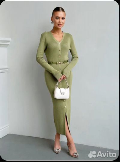 Платье зеленое 46 размер