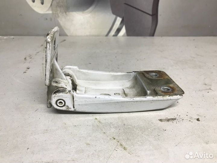Петля двери багажника задняя Mercedes-Benz