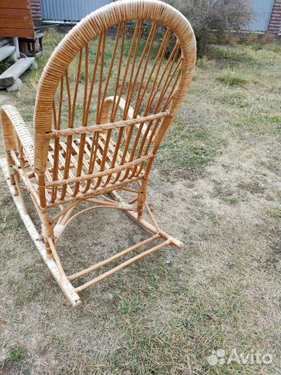 Кресло-качалка плетёное