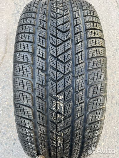 Pirelli Scorpion Winter RFT 285/45 R21 113V