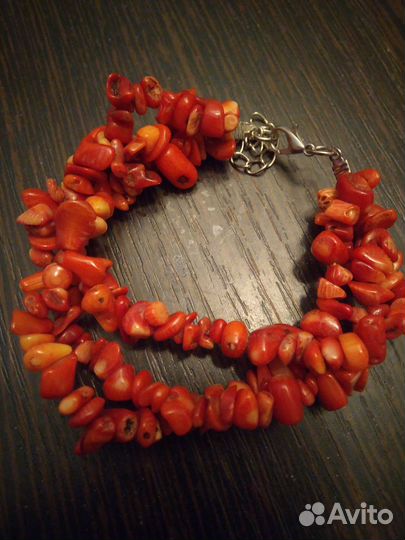 Браслет коралловый