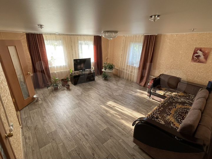 Дом 70,1 м² на участке 8 сот.