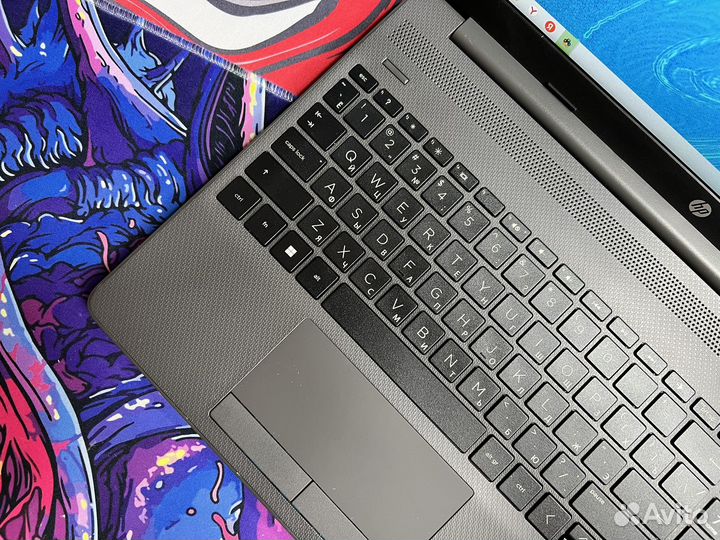 Hp i3-10 + 8Ram + 256 SSD Full-HD шустрый ноутбук