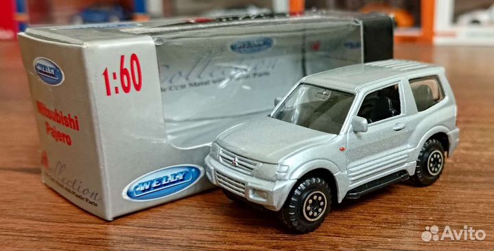 Welly 1:60 Mitsubishi Pajero