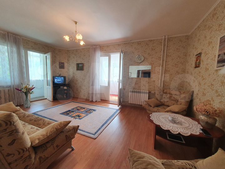 4-к. квартира, 73 м², 1/5 эт.