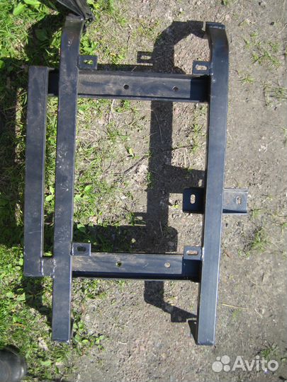Подрамник на автомобиль нива