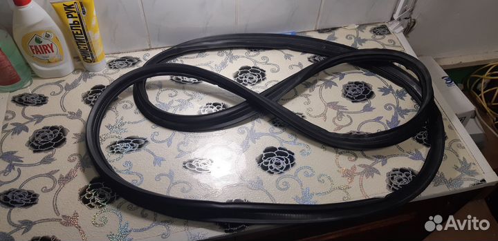 Уплотнитель крышки багажника