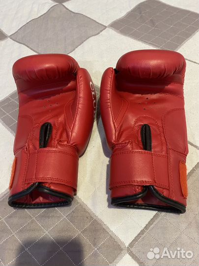 Боксерские перчатки 10 oz