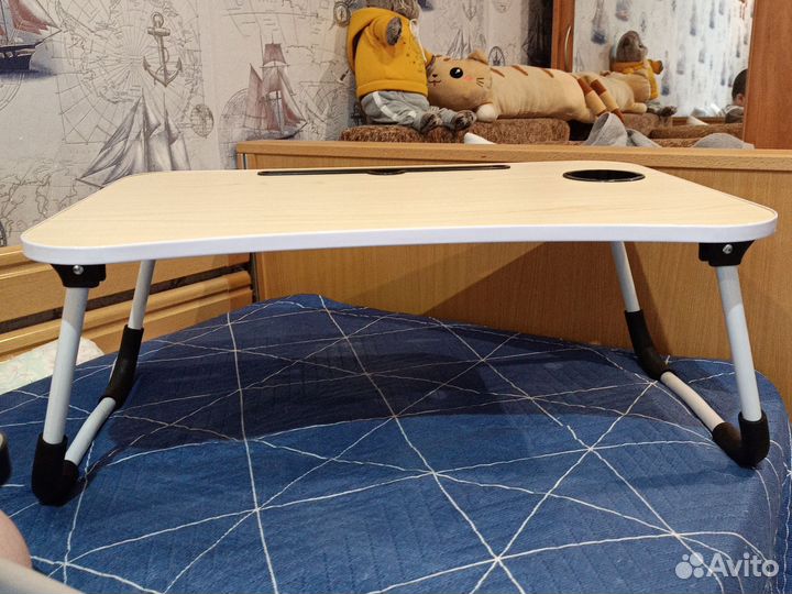 Столик для кровати