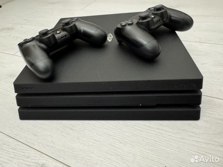 Sony playstation 4 pro 1tb 2 геймпада