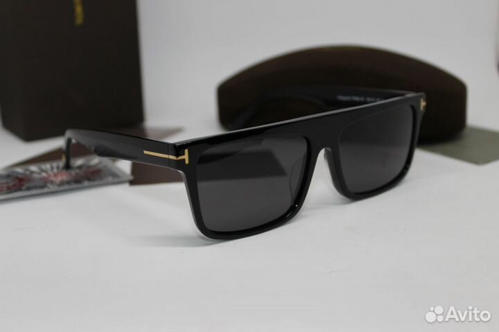 Солнцезащитные очки Tom Ford Philippe-02